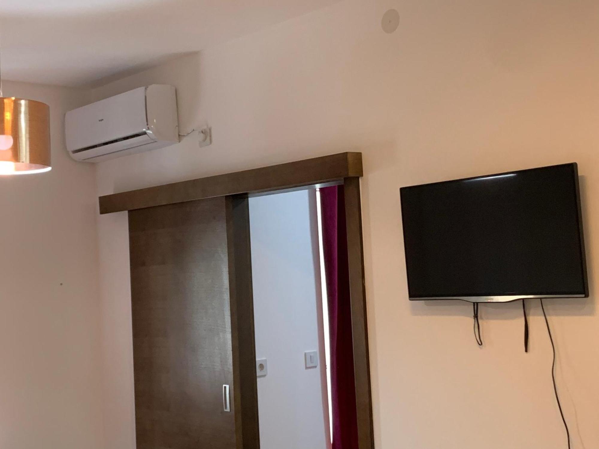 Aparthotel De Lux Nedeljkovic Jagodina Exterior foto